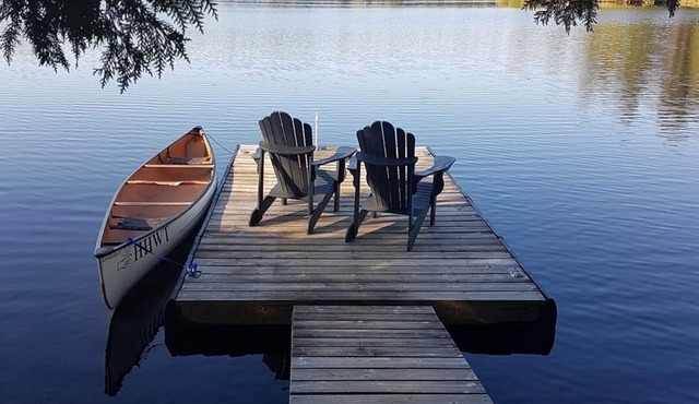 3- Bdrm Lakeside Log Cottage-Gooderham Lake, Haliburton