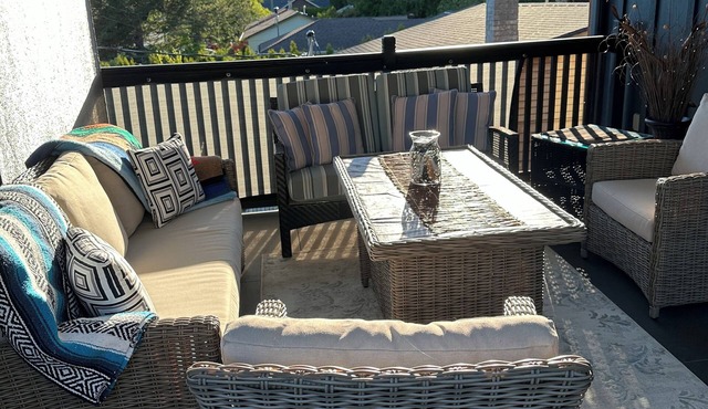 3 Bed, 3 Bathroom full house. A/C. Close to Parksville beach.Great for families!