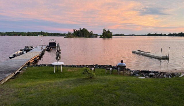 3 Bedroom Beachfront Cottage on Lake of the Woods