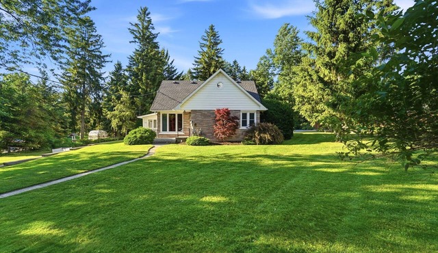3-bedroom estate in beautiful Elmira with air conditioning