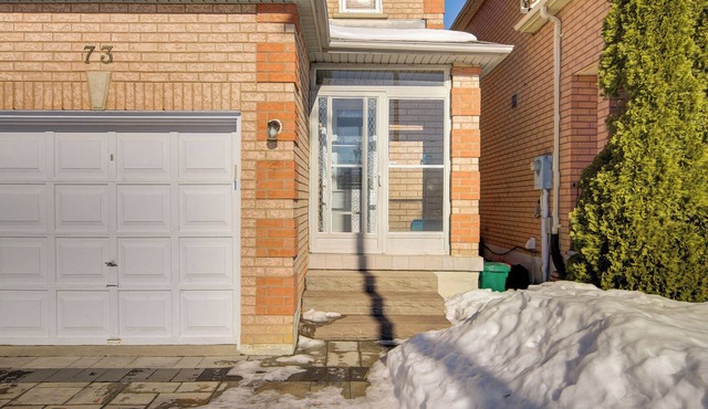 3 Bedrooms Markham Private HOME w Parking 3-6Guests
