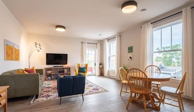 302 - Wolfville Suite with Stellar Views and Patio