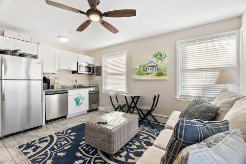 33rd Unit 3 Beach Bliss Parking Beach 2 Blocks Away