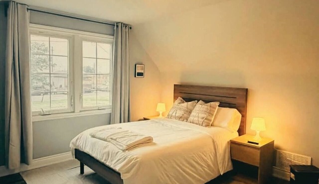 3BR Family Retreat, Minutes to Downtown Hamilton + Easy Highway Access