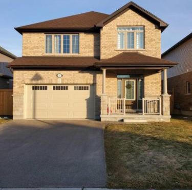 4 BD Family Retreat - Basement not Included