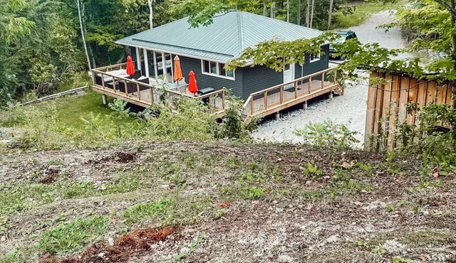 4 seasons Lake house- ice fishing and snowmobile trails