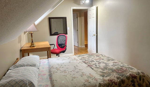 $40 PRIVATE ROOM