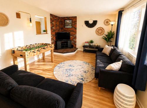 4BR Home Near Lake Ontario Perfect for Groups