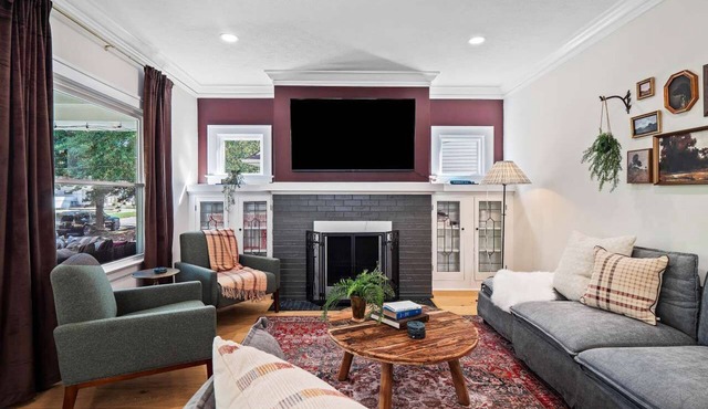 4BR in Kamms Corner - Walk to Restaurants