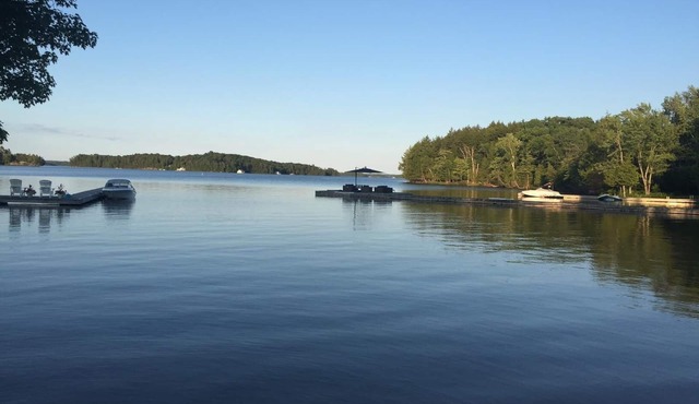 5 Bdrm, 3 Bath on Lake Rosseau! Port Sandfield-Minett Area - AC!