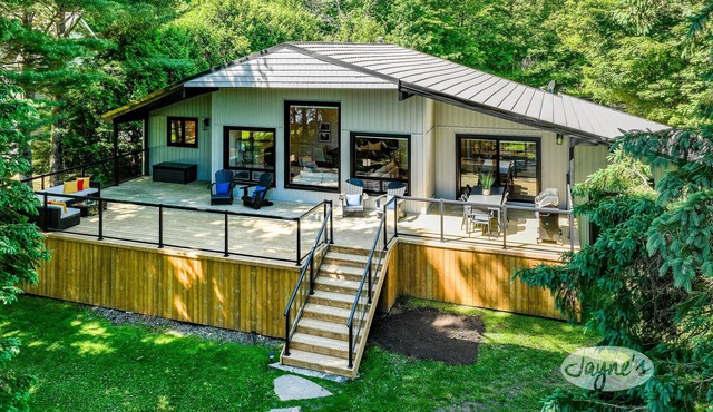 5 bed 3 bath cottage on Lake Muskoka, Level, Shallow, Sandy!