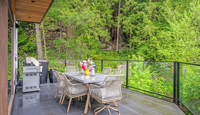 5 Bedroom luxury retreat near Horseshoe Bay