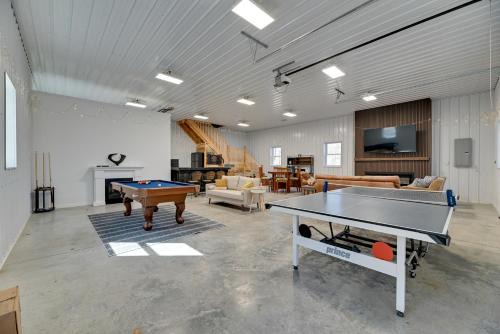 5 Mi to Slopes! Group Ski House w/Game Room
