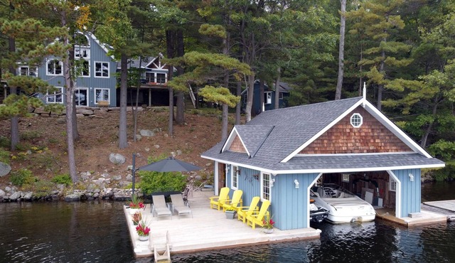 5bdrm, 4bath, Boathouse, 2 bdrm Bunkie, all day sun!