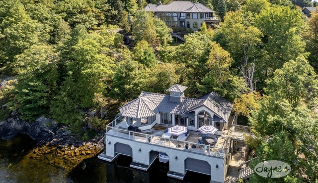 6 bed 5 bath cottage on Lake Muskoka