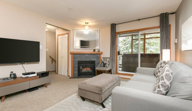 90 Glaciers Reach, this 2br home has a hot tub & pool in Whistler Village