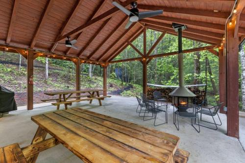 A-Frames Under the Canopy - Multi-Cabin Retreat in Pine Ridge