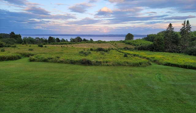 A peaceful retreat on the ocean with a spectacular view and access to the beach