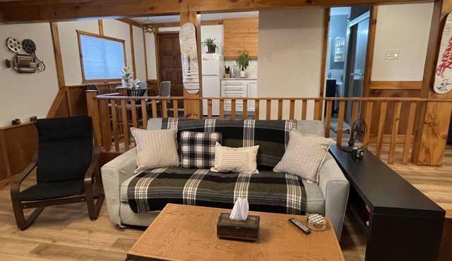 Affordable Lake-view golfers suite w/firepit, grill, close to parks & beaches