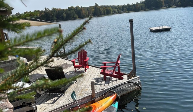 All Season Lakefront Home nHot Tub, Theatre Room, ATV/Snowmobile/Hiking Trails