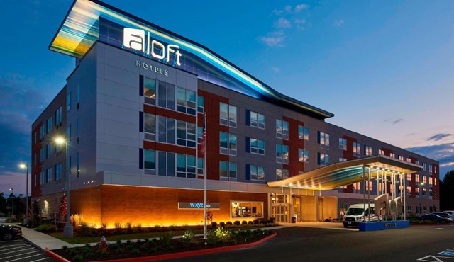 Aloft by Marriott Cleveland Airport