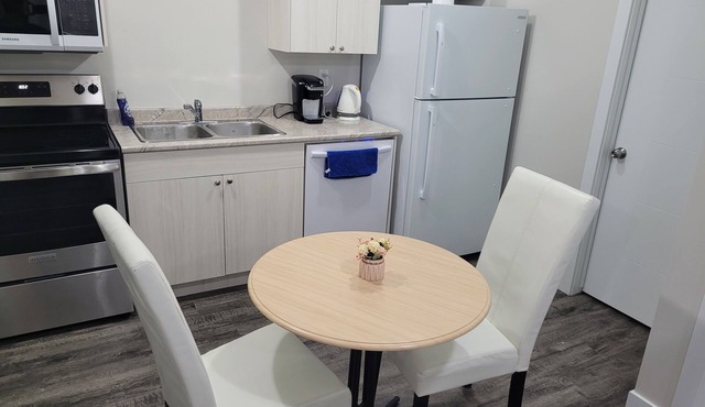 Amazing 2 Bedroom Suites. Very cozy and pet-friedly