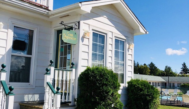 Anne Shirley Motel & Cottages