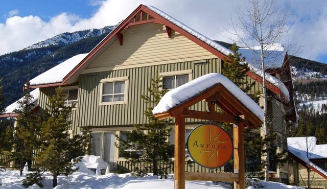 Aurora Townhomes by StayIn