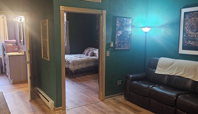 Available Now! NEW 1-bedroom apt Reading, 3 dispensaries and coffee!