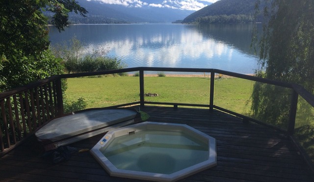 Awesome Beach House on Kootenay Lake in Nelson