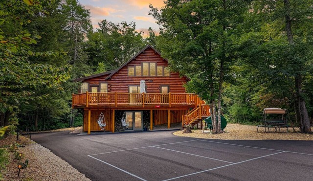 Babbling Brook | Modern Cabin with Pond Access