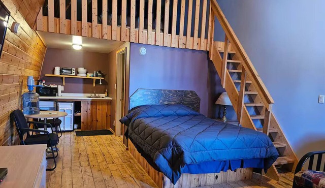 Barn In The Bush - Room 5, King, queen & futon
