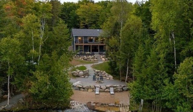 Barry’s Bay 5 bedroom , beautiful sunsets, private Beach, Hot Tub and Sauna