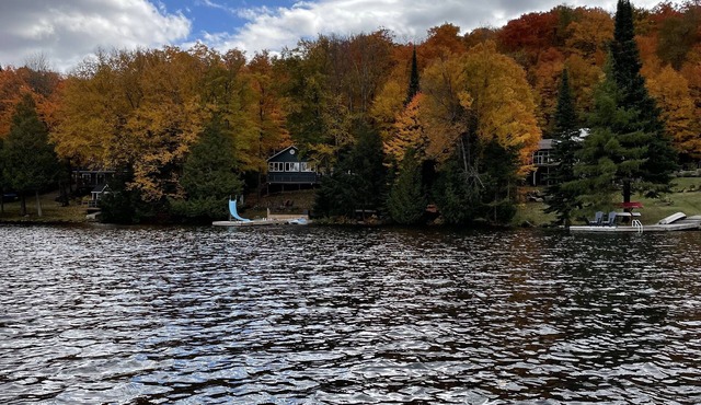 Bay Lake Retreat just minutes from Huntsville!