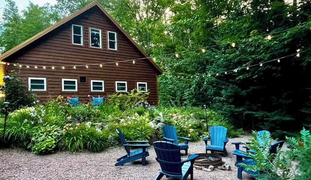 Bayfield Fruit Loop Retreat - Rock Garden Cottage in the woods