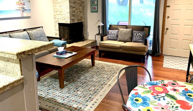 Beach and Lakefront Resort , Akiskinook 1 bed.