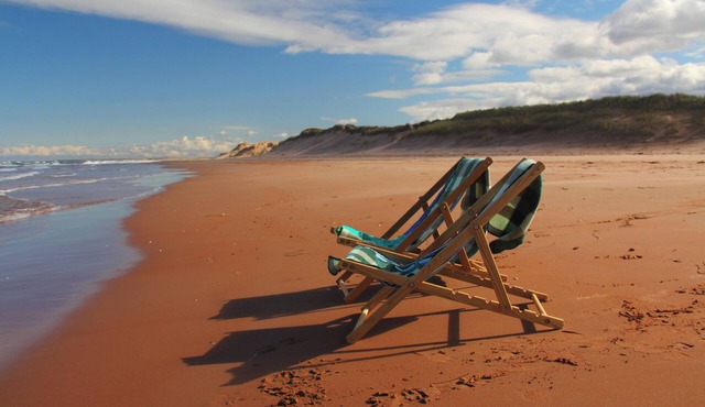 Beachside Vacation Home - 3 bedroom & Pet Friendly!