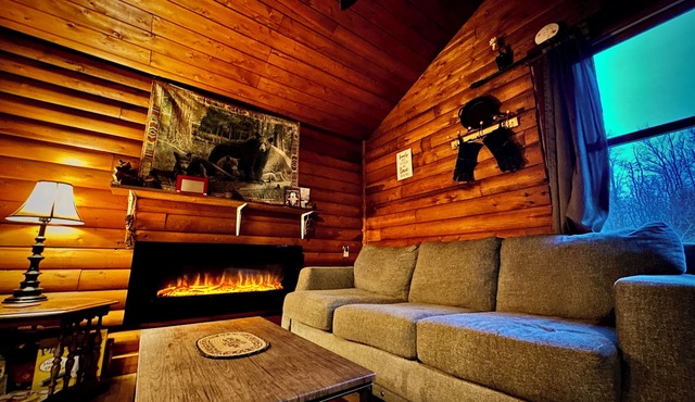 Bear Lodge: Pet-Friendly Tiny Cabin Near Cook Forest & Allegheny National Forest
