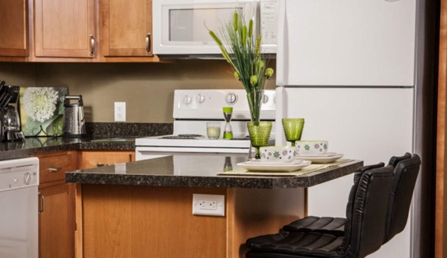 Beautiful 2 Bedroom Suite - Excellent East Regina Location - Unit 14 STA22-00226