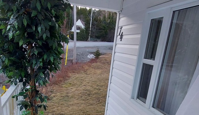 Beautiful 3 Bedroom Home close to beach and hiking trails.