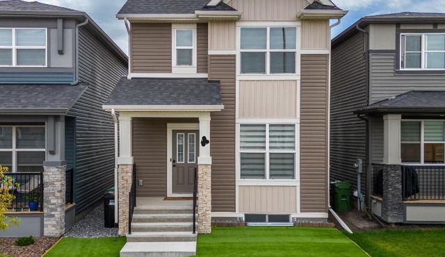 Beautiful 3Bed-with AC-Close to Spruce Meadows & Mountains