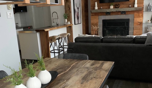 Beautiful and cozy ski-in| ski-out condo in Mont-Tremblant's pedestrian village