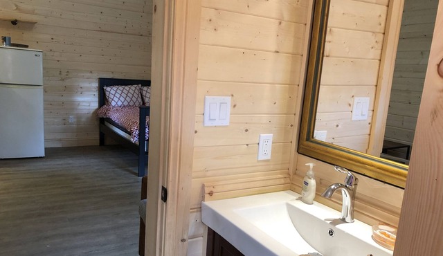 Beautiful Bayfield studio, full kitchen and bathroom