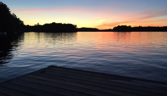 Beautiful Cottage on Lake Muskoka w/Hot Tub