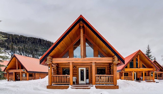 Beautiful Cottage In The Heart Of The Rockies