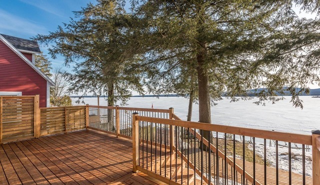 Beautiful cottage on Brome Lake, 3 bdr, 2xbtr, 3Ter, pedalo Kayak (CITQ302383)