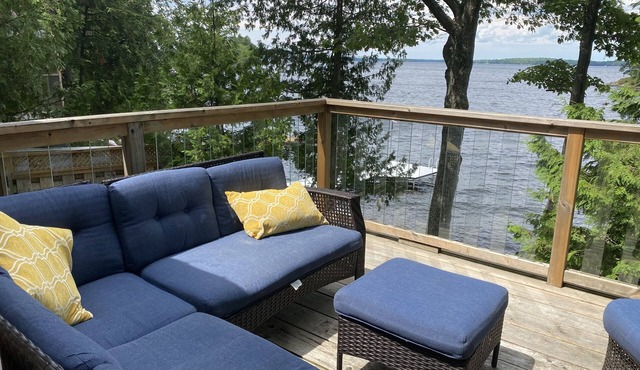 Beautiful Lake Muskoka. Sunny days. Sensational sunsets. Mon-Fri $1800. Special