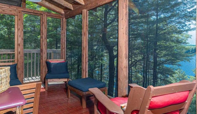 Beautiful Lakehouse - the Perfect Family Vacation.