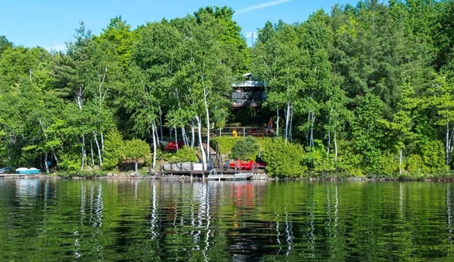 Beautiful waterfront cottage