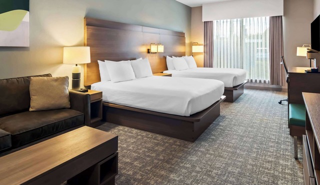 Best Western Plus Pitt Meadows Inn & Suites